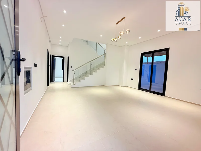 Villa for sale with 6 master bedrooms, a master living room, and a hall. Built-up area: 4,200 square feet. Registration and ownership fees included. Very large setback in front of the villa.63893128937857112