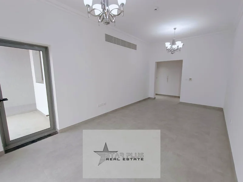 شقة فسيحة جديدة كلياً بثلاث غرف نوم وغرفة خادمة مع صالة رياضية ومواقف مغطاة63730242882563114