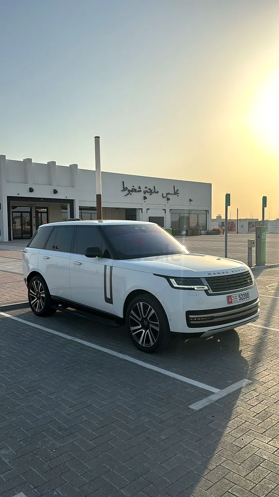 For sale, Land Rover Vogue HSE V6, in agency condition, 5-year Al Tayer warranty, 65,000 km maintena63612090517762112