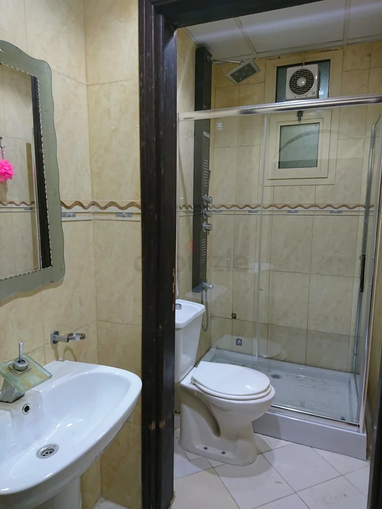 Cozy bed space sharing with 1 lady 1400 in mirdif63624382249986112