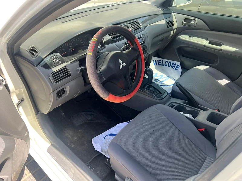 Mitsubishi lancer63612067820290113