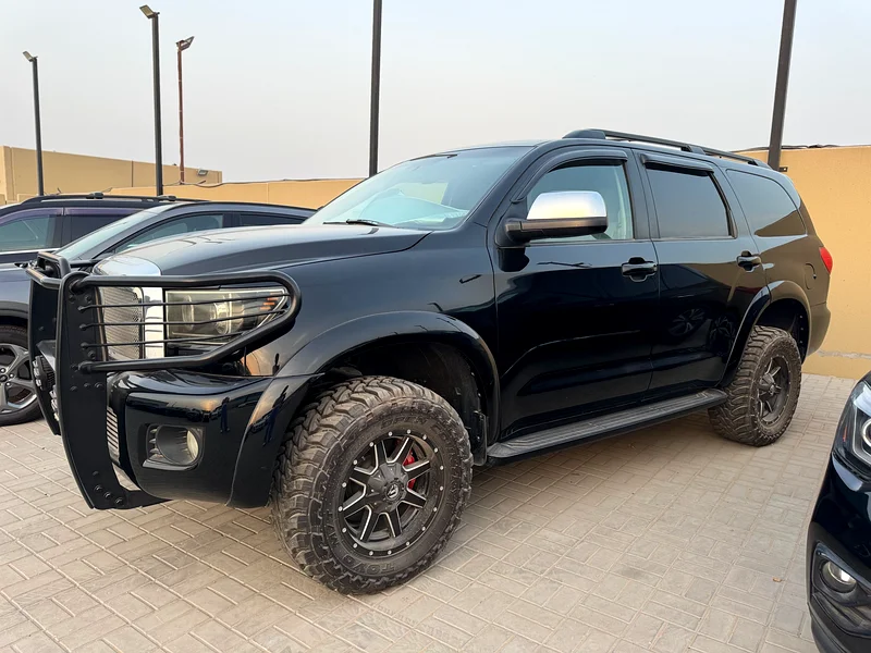 Clean title Toyota Sequoia63612447003906113