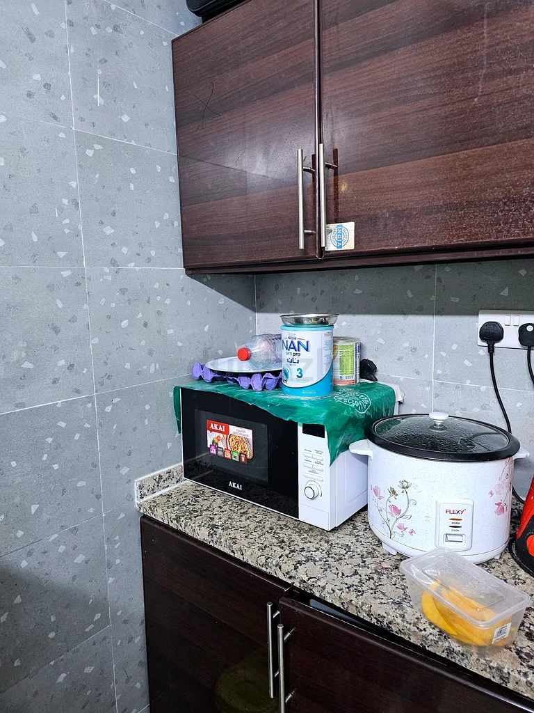 غرفة نوم واحدة متاحة للإيجار مفروشة بالكامل. للزوجين، العائلات أو العزاب التنفيذيين.63797301102595113