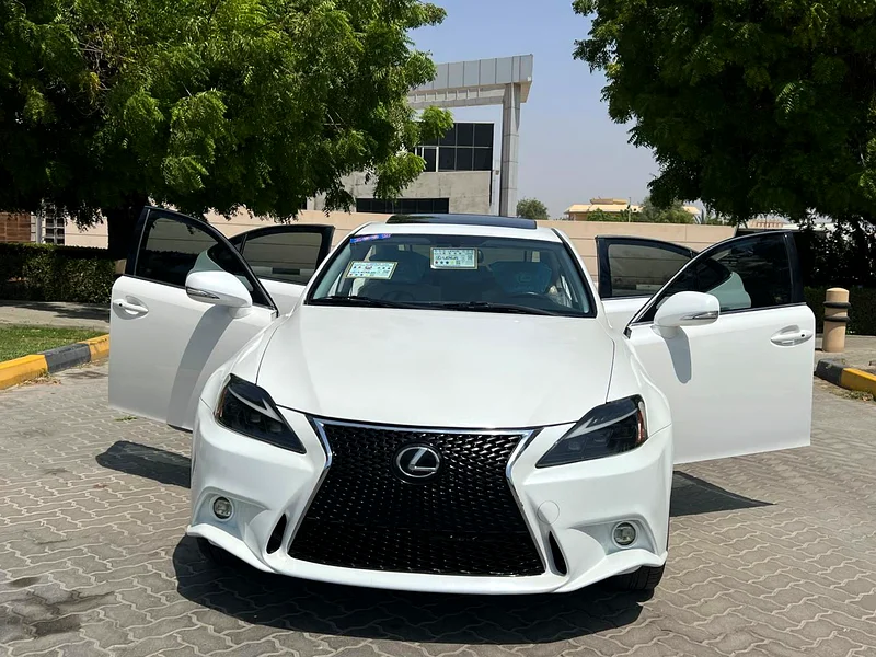 LEXUS IS300 2009 GCC FULL OPTION WITH SUNROOF LEATHER SEATS CROSS CONTROL VERY CLEAN CAR63612074197506114