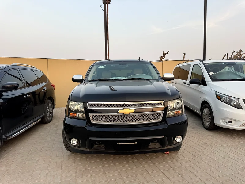 Extra cleanultra-low mileage Chevrolet Suburban63612065891587113