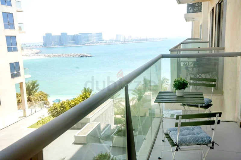 شقة مفروشة بالكامل من غرفة نوم واحدة ومطلة على البحر! تأجير سنوي أو شهري يشمل المرافق63815145963777111