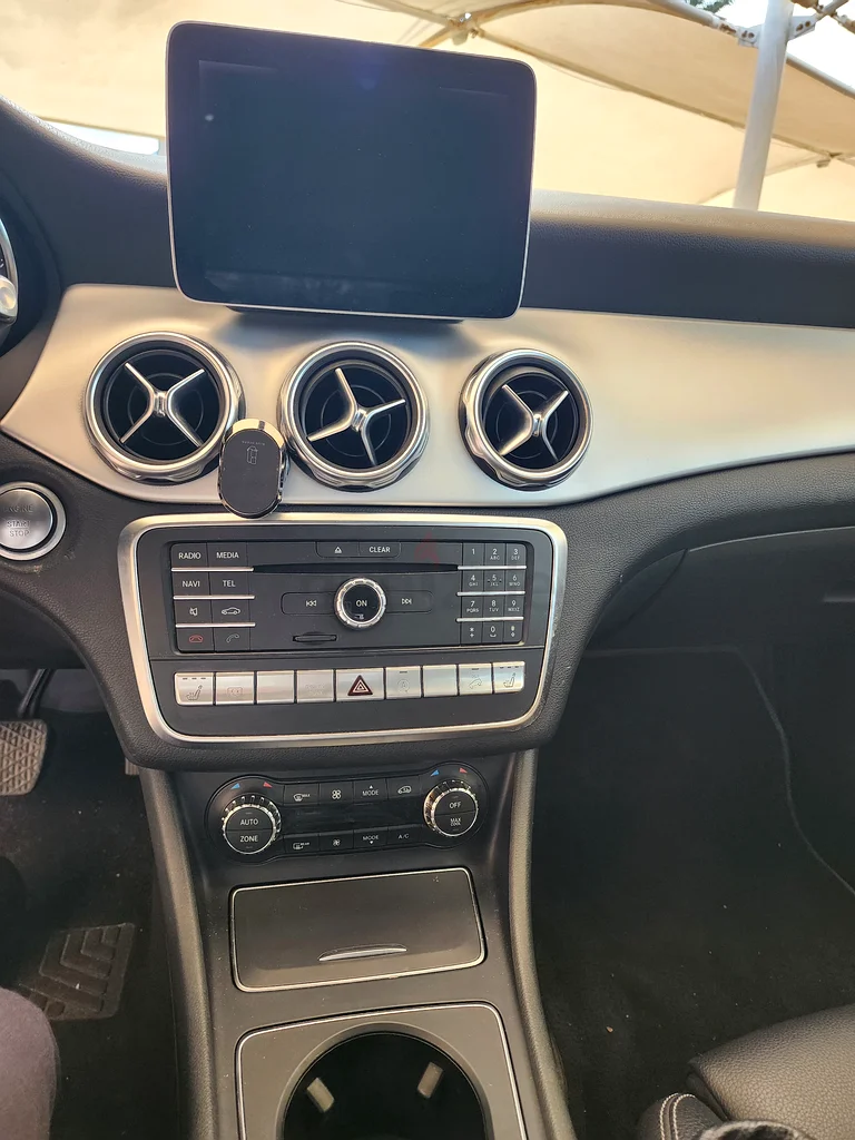 2018 Mercedes-Benz GLA 250 4MATIC Full Option Metallic Silver63613737571459114