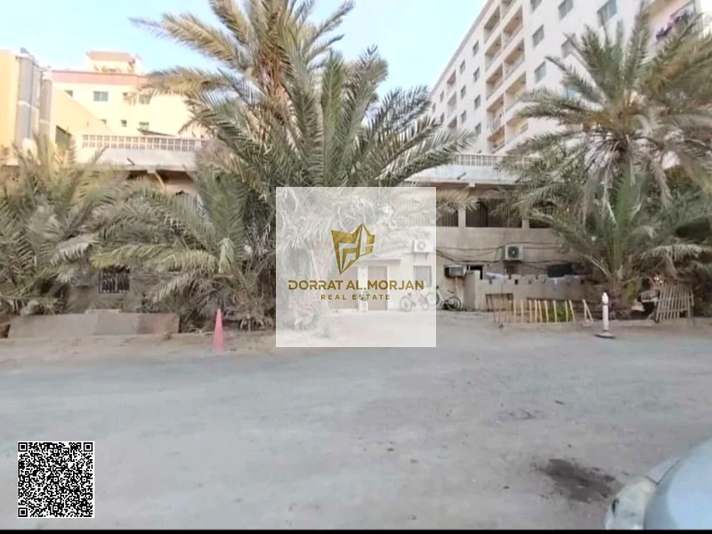 مبنى للبيع في الرشيدية 2 مباشرة على الشارع الرئيسي، الطابق الأرضي والأول63886315492738110