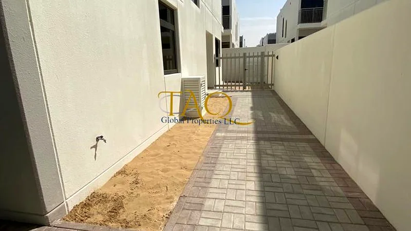 GATED COMMUNITY | 3 BEDROOM PLUS MAIDS ROOM | VACANT | BACK TO BACK |64003014083841111