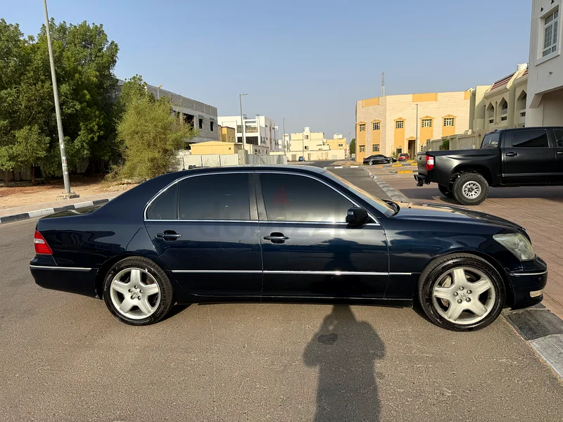 Lexus LS430 Model 2004 1/2 Ultra for sale Vety Clean and well Maintained63612073299331112