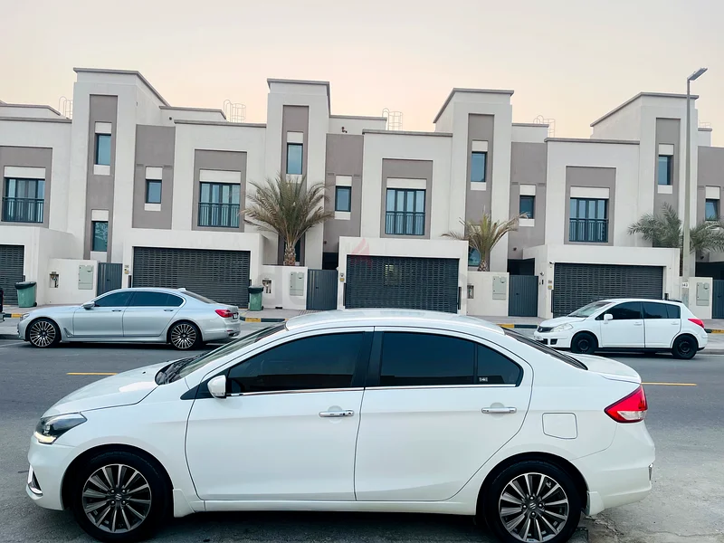 سوبارو سياز 1.5 لتر بمواصفات الخليج بحالة ممتازة63613986434817113