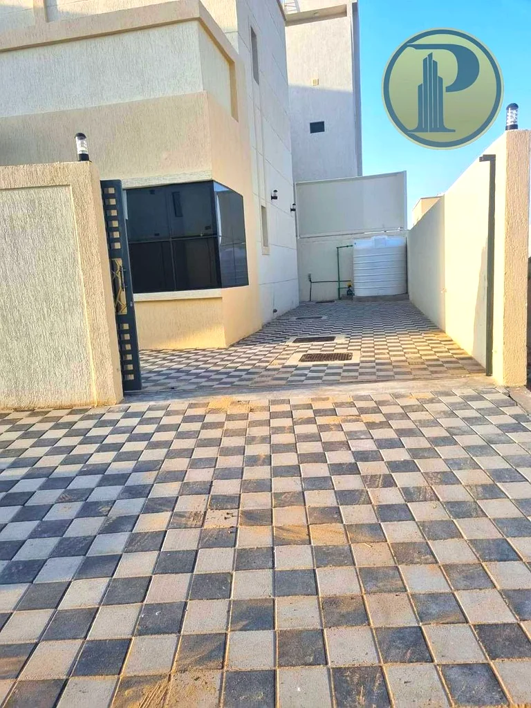 فيلا فسيحة مكونة من 3 غرف نوم مع مجلس وغرفة خادمة للإيجار في الزهية، عجمان63612101523842112