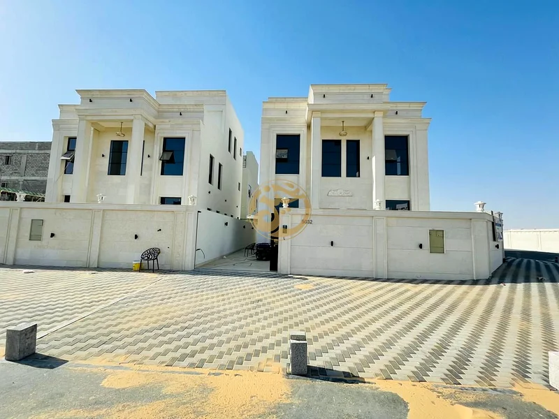 فيلا فاخرة للبيع مع تشطيبات حجرية عالية الجودة، تقع في زاوية بموقع متميز مع ملكية تامة لجميع الجنسيات63911300506627113