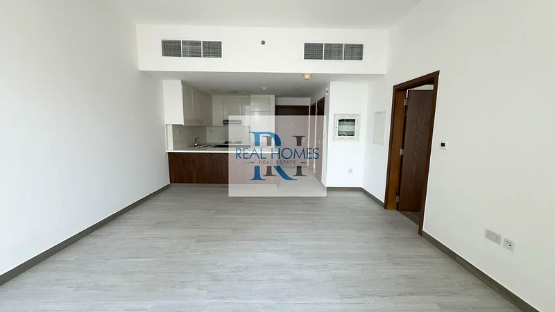Park View Balcony | Unfurnished | Luxury Building63781309360386112