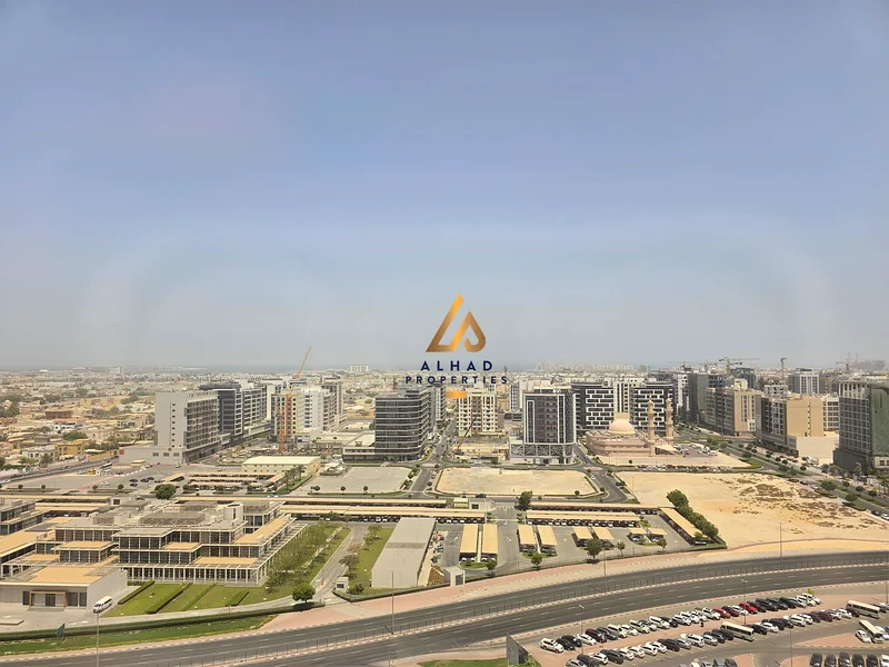 Fitted | Partitioned | On Sheikh Zayed Road63617435698818113