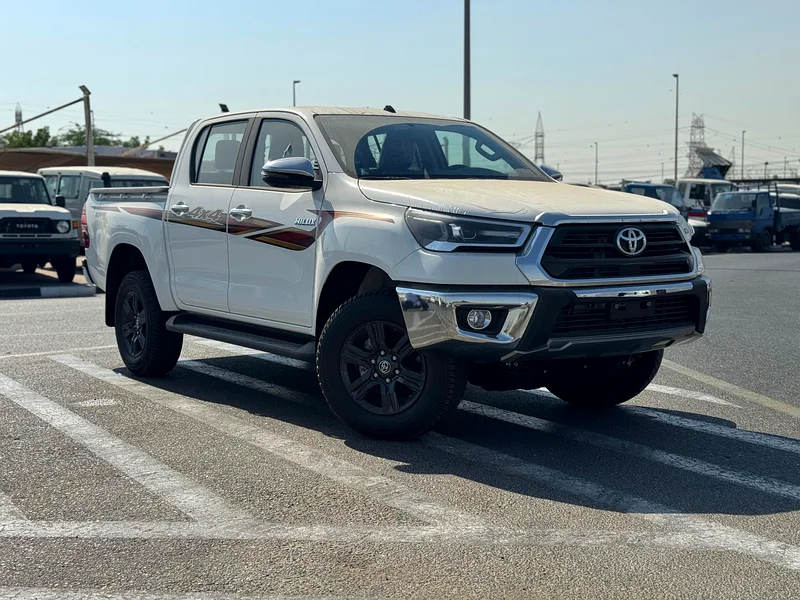 Hilux patrol automatic 2.7 Omani specs full option63612056965633111