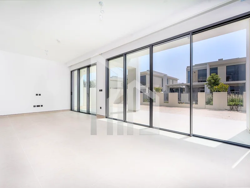 Single Row | Close to Amenities | Big Layout63736339652354111