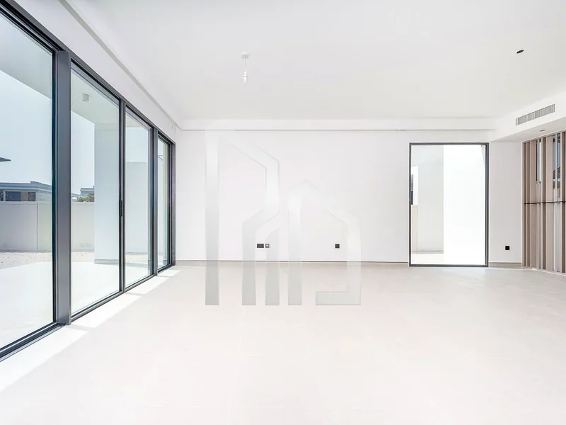 Single Row | Close to Amenities | Big Layout63736339652354112