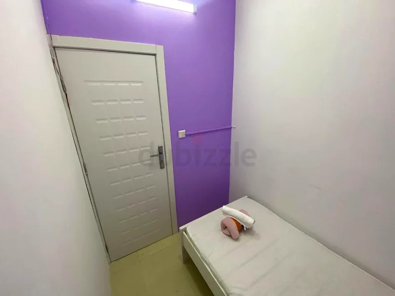غرفة مفتوحة للسيدات الفرديات في كراما 1500 درهم شاملة بالقرب من مترو ADCB63795843810691111