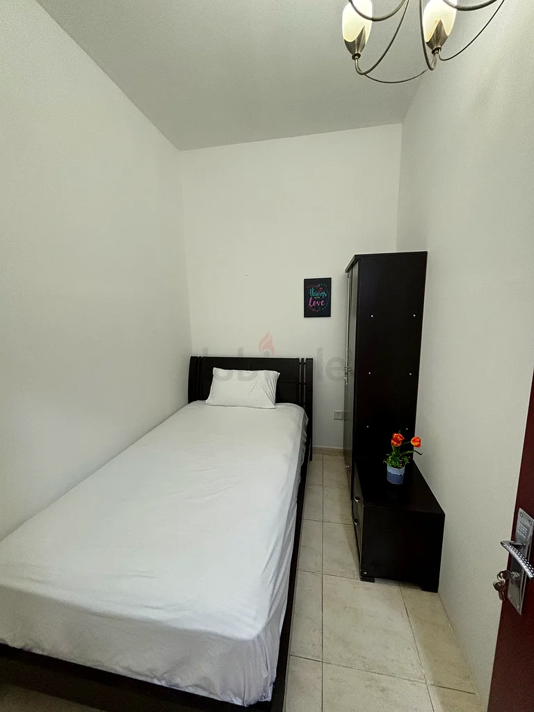 Single Partition in Skycourts, 5 Mins from DSO, Available now.63796680512003112