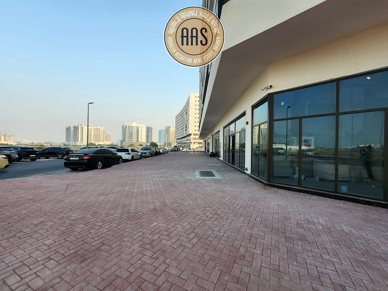 متجر تجاري للإيجار | 1193 قدم مربع | مثالي لإعداد الأعمال | عرجان دبي63615720249473111