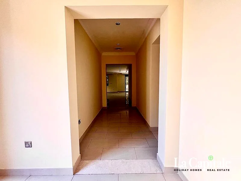 Spacious|  Pool and Park View | In Great Condition63915839936769114
