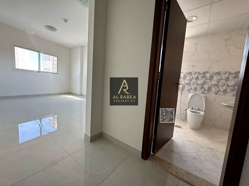 للإيجار السنوي مباشرة على الكورنيش في موقع حيوي63811665988609114