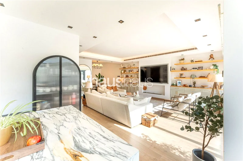 Extended | Modern Design | Vacant On Transfer63922626080898112