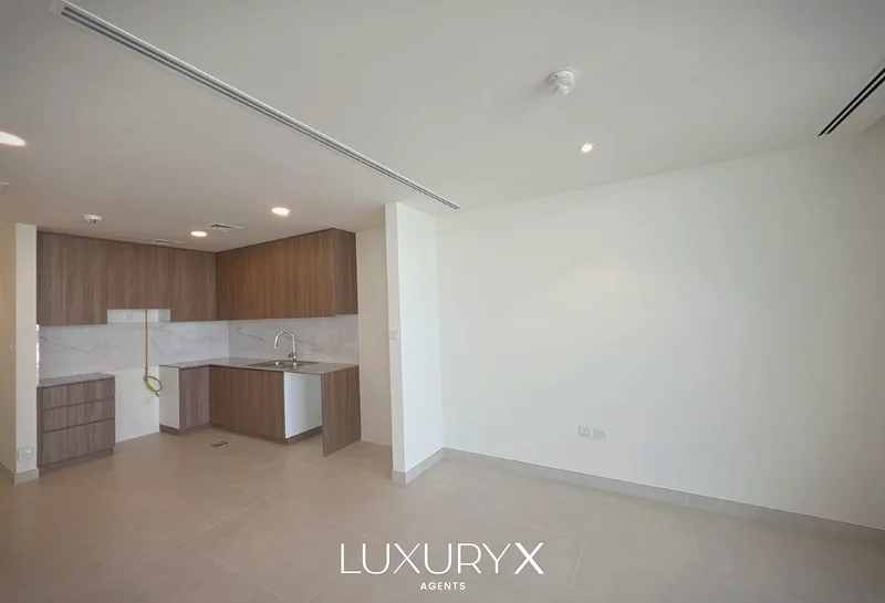 Single Row / Large Plot / Landscaped63737182805891113