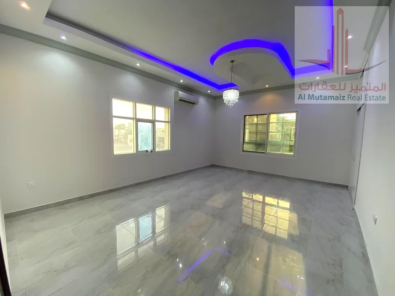 Experience elevated living in  this beautifully designed 5-bedroom+ Hall + majlis ..villa located in the sought-after neighborhood of mowaihat 363870241166595113