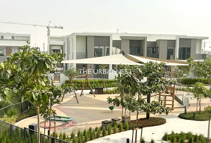 Aura Gardens | Available Now | Spacious | End Unit63806547610882111