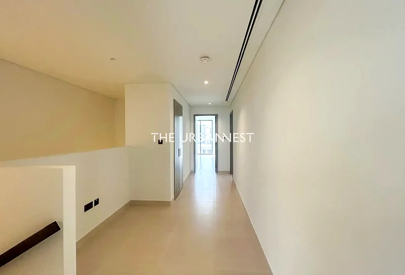 Aura Gardens | Available Now | Spacious | End Unit63806547610882114