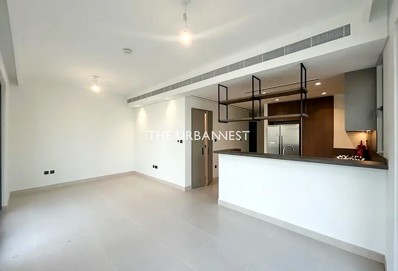 Aura Gardens | Available Now | Spacious | End Unit63806547610882112