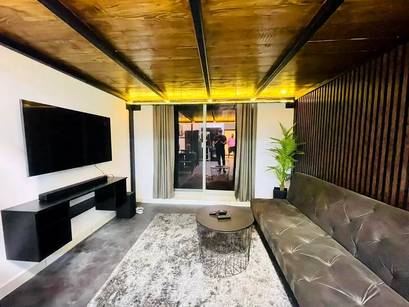 FULLY FURNISHED | UPGRADED | LOFT STUDIO | GARDEN63778351216771111