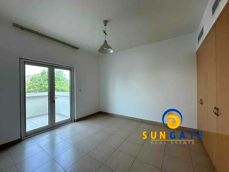 حديقة مزروعة • خلف مركز المجتمع • فيلا من النوع أ63762023340161114