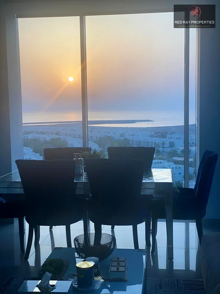 شقة بمنظر للبحر وطابق علوي وسريرين مؤثثة | للبيع63861749729283111
