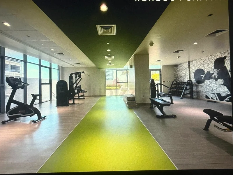 AED 1500/ Monthly Room available for Female executives Near UAE ( Life Pharmacy) Metro Station63623818450689114