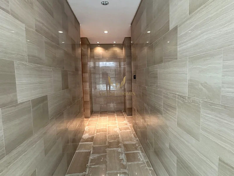 معرض - هيكل أساسي مع سقف مرتفع63621361328898114
