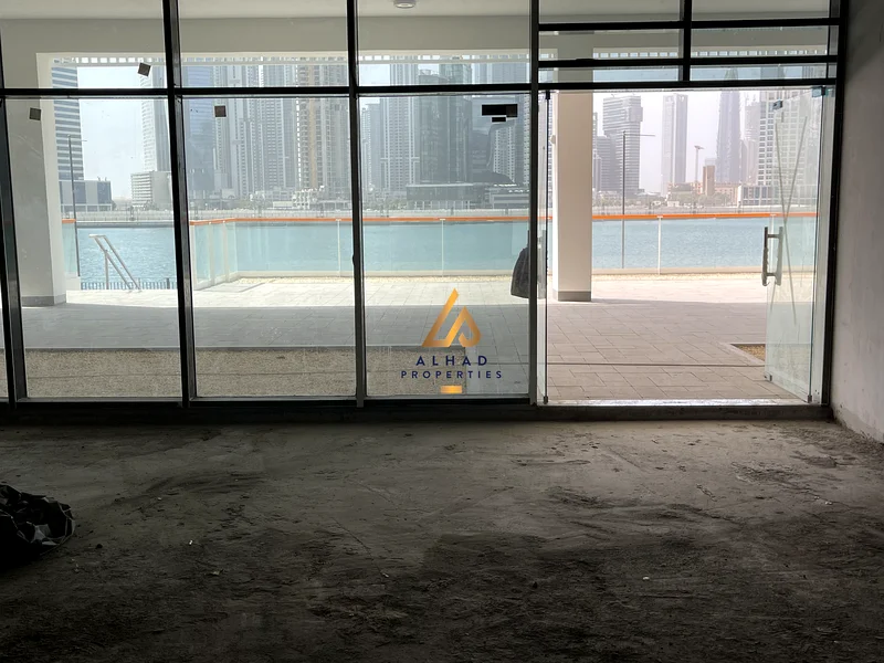 Direct on Canal | Burj Khalifa View | Huge Terrace63825190617091113