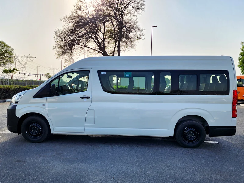 TOYOTA HIACE PASSANGER VAN, 3.5L 13 SEATER, 2026, GCC SPECIFICATION, BRAND NEW !!63612448420609113