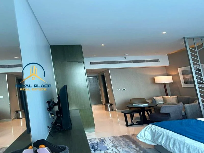 باستوديو مع شرفة، طابق عالي، بإطلالة على القناة63794908904323111