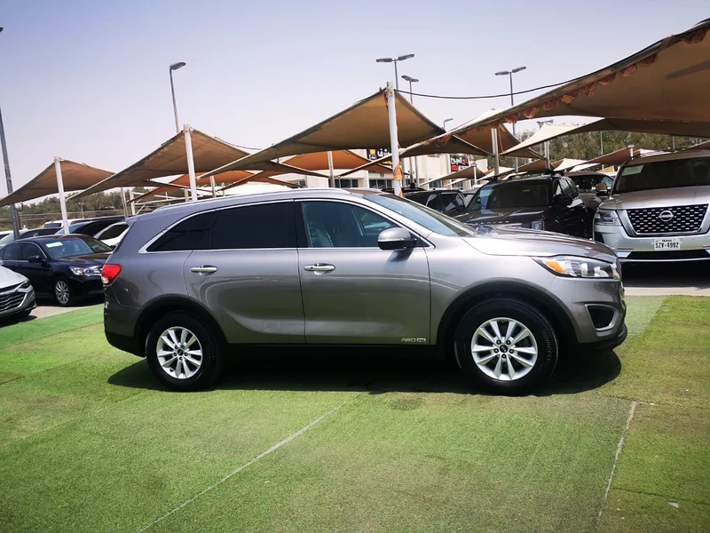 ** 2018 |**| Kia Sorento  |** EX |**| 7 Seater **| Premier Edition |**| Metallic Grey Color |63612077706626112