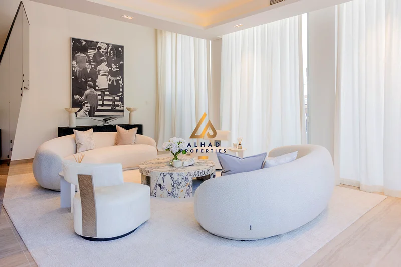 Exclusive Last corner unit First Row | Negotiable63916768526851112