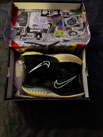 (DISCONTINUED) Kyrie 7