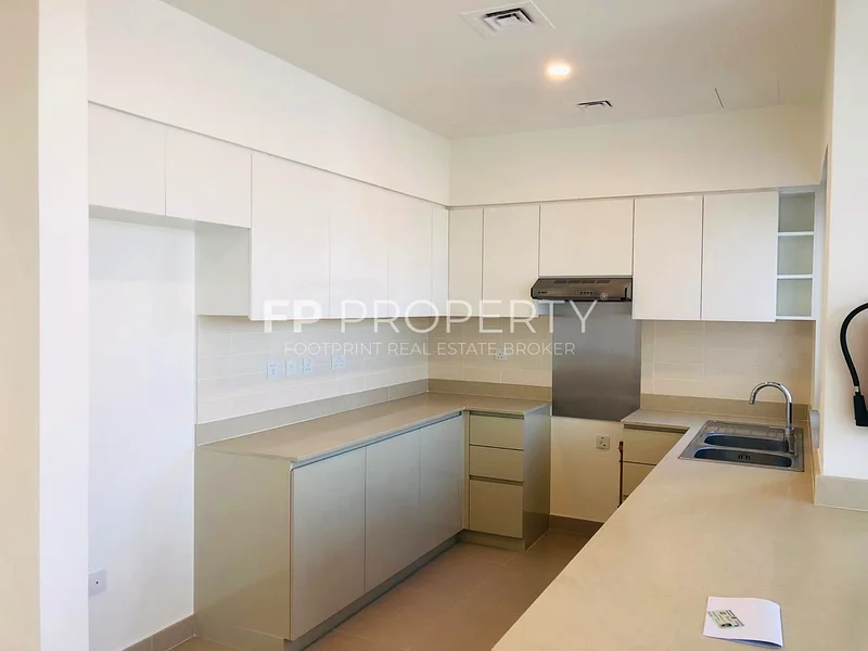 4BR- Single Row- On Camel Race Course - 2E- CORNER63760919320834113
