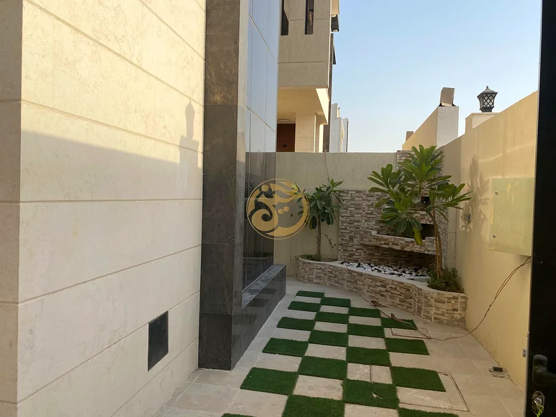 Luxury Villa | 5BR | Central AC | Prime Location | Freehold63884121564290114