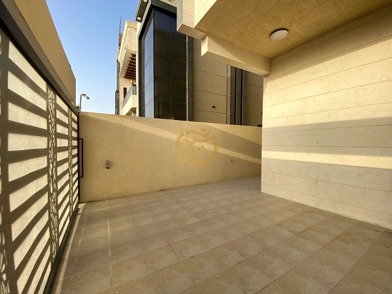 Luxury Villa | 5BR | Central AC | Prime Location | Freehold63884121564290112