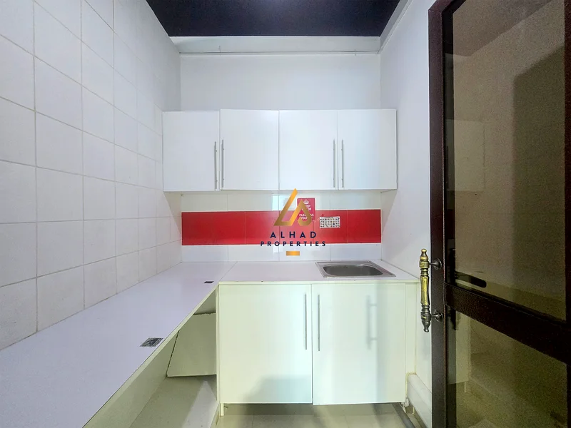 Fitted | Semi-partitioned | With Restrooms63621194719618114