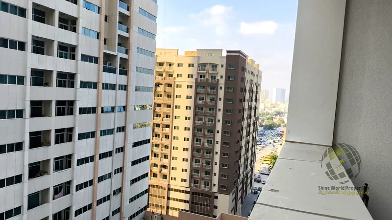 موقع مثالي للعيش العائلي أو كاستثمار مضمون بعائد جيد. تشتهر الأبراج بجودتها، وطلب التأجير مرتفع63889027063298112