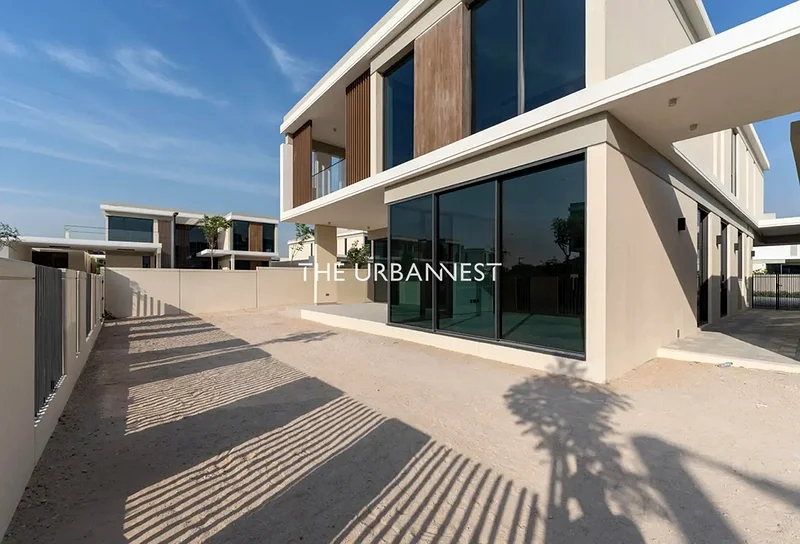 Large Plot | Landscaped | Close to Amenities63736339495683110